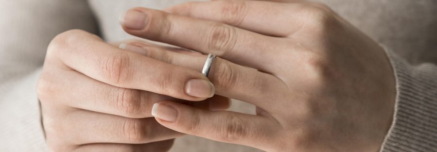 izmir, anlaşmalı boşanma, avukat gereklimi, boşanma protokolü, 1 yıl şartı, boşanma süresi, protokolüne uymama, avukat şart mı